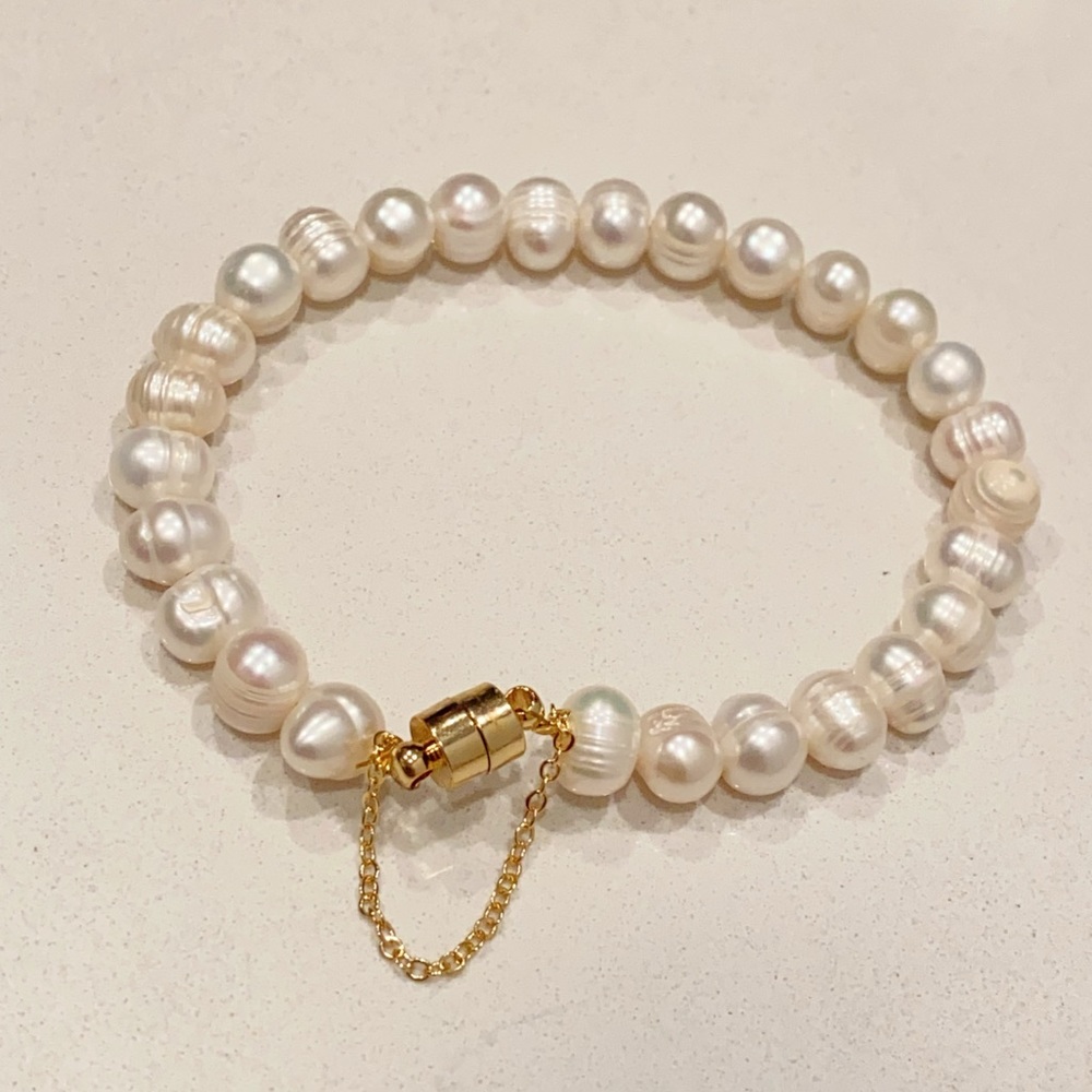 Freshwater White Pearl Magnet Bracelet